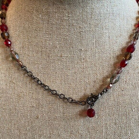 Red Faceted Teardrop Beaded Necklace 15”- 17” Long - Picture 3 of 3